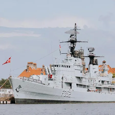 Lägenhet Cozy Next To The Metro *