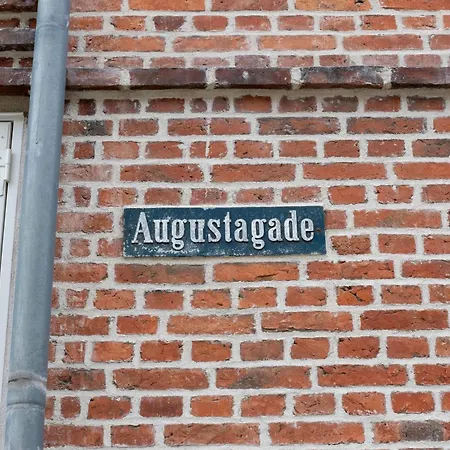 Lägenhet Cozy Next To The Metro Köpenhamn