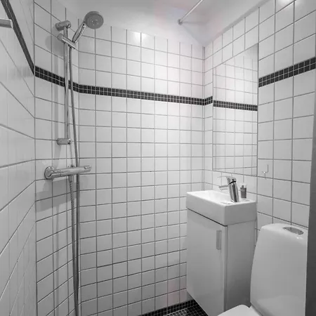 Lägenhet Cozy Next To The Metro