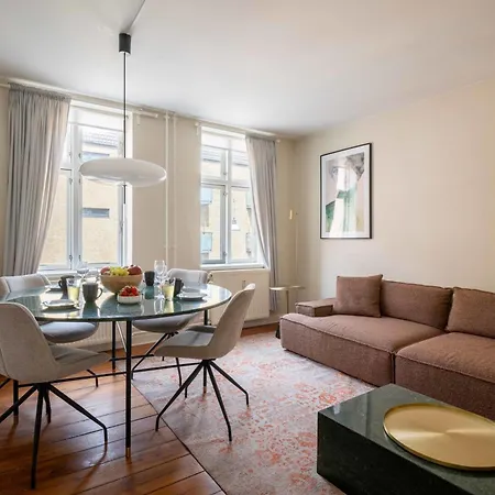 Apartment Cozy Next To The Metro