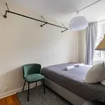 Cozy Next To The Metro 公寓 *
